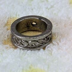 ☆アクセサリー　リング　ファッションリング　金属製　サイズ：約1.8ｍｍ　中古品　の画像