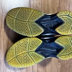 【ほぼ新品】YONEX バドミントンシューズ　21cmの画像