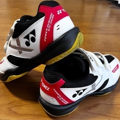 【ほぼ新品】YONEX バドミントンシューズ　21cmの画像