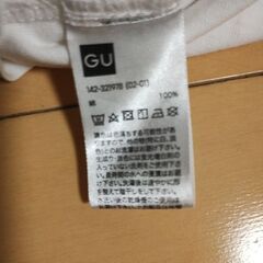 GU スパンコールTシャツの画像