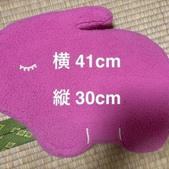 ウサギ型クッション ピンクの画像