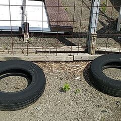 古いタイヤです・・差し上げます。