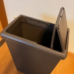 ゴミ箱の画像