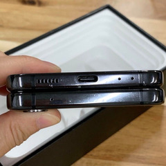 Android Galaxy Flip 4｜128gb｜SIMフリーの画像
