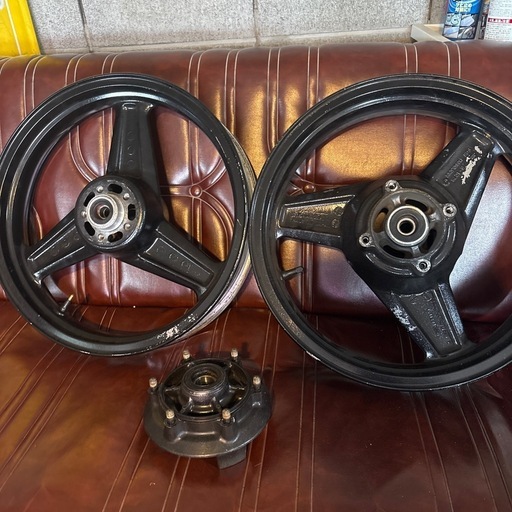 ゼファー750Kawasaki純正ホイールとハブ