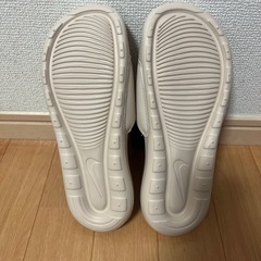 新品未使用（タグ付き）NIKE ベナッシ 23㎝の画像