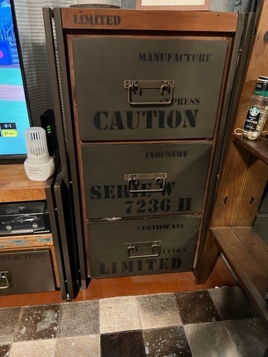 d-Bodhi / journal standard Furniture 3段