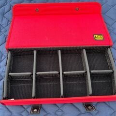 【高級　Made in Japan】簡単に仕切りの位置が変えられるイヤフォンケース　　　vannuys(バンナイス）の画像