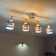 シーリングライト　4灯　LED付き