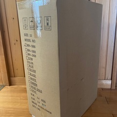 新品未使用未開封品です❣️アルミ製 シルバー キャリーケース TSAロック付き 360度回転 22inch 50リットル 3泊4日 の画像