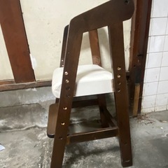 ベビーチェア　木製
の画像