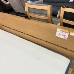 ID:365131　クイーンベッド　※マットにシミありの画像
