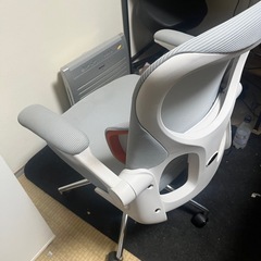 肘掛け付き椅子の画像