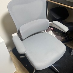 肘掛け付き椅子