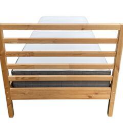 美品 IKEA イケア シングルサイズ ベッドフレームのみの画像