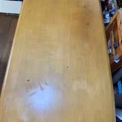 ダイニングテーブルの画像