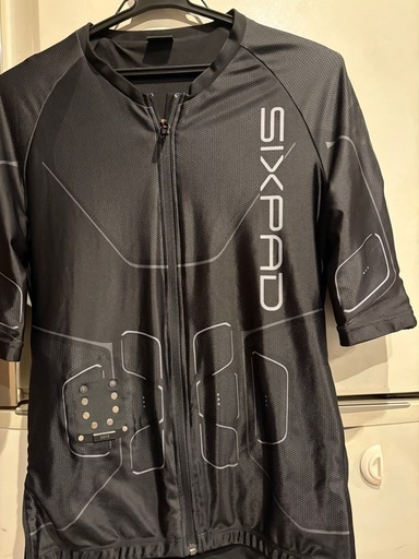 服/ファッション SIXPAD