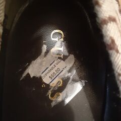 Original brand new GUESS loafersの画像