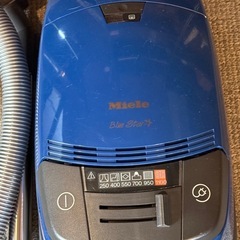 Miele社の掃除機S524ブルースターの画像