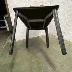 メーカー不明 合皮ブラックレザー ダイニングチェア 4脚セット 家具 ダイニング 椅子 まとめ売り ブラック 食卓椅子 チェア Y1765の画像