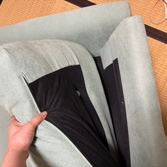 【全体的に汚れあり】【お取引中】ニトリ2人掛けソファの画像