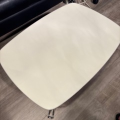 脚折りたたみテーブルの画像