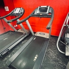 TECHNOGYM 業務用トレッドミルの画像