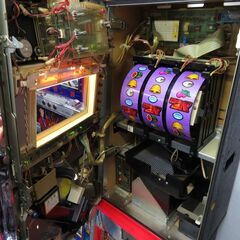 パチスロ実機 初代 北斗の拳 ユリアパネル コイン不要機付き スロット機|江別市のリサイクルショップドロップの画像