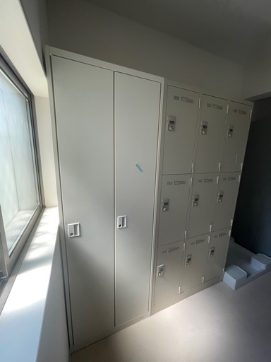多人数ロッカ-    2件 9人用 スタンダードロッカー 収納 完成品 内筒交換錠 鍵付き オフィス家具市場オリ