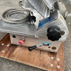 ワタナベ　業務用ミートスライサー WSD-2P&3Pスーパーデラックス　三相200v  厨房の画像