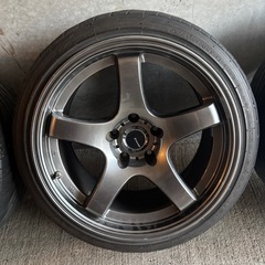 17インチ　9.5j＋15 VALINO ドリケツ　4本の画像