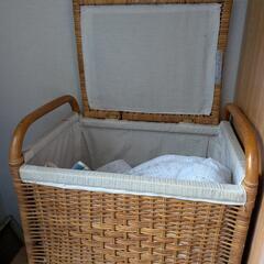 洋服収納棚などの画像