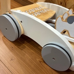 赤ちゃん カタカタ 押し車の画像