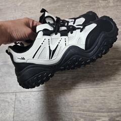 スニーカーの画像