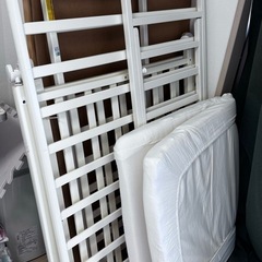 【週末セール！】まだまだ使える白のベビーベッド！の画像