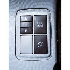 アクア Ｓ　パールカラーのＳタイプのスマートエントリー・ビューティーパッケージ車両・ＨＩＤオートライト、フォグ、ウインカー付き電動収納ミラー、スマートキー、ボタンスタート、Ｓヒーター、ＥＴＣ、アルミ、新品タイヤ、 の画像