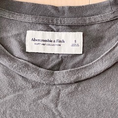 Abercrombie & Fitch Tシャツ Sサイズ くすみ系グリーンの画像