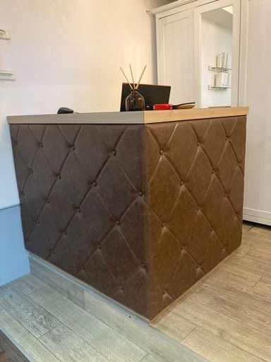 至急 中古 美容室 受付レジカウンター台 非対称U字型カウンター