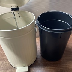 ✅【お取り置き中】ゴミ箱 足踏み式 ホワイト　の画像