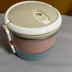 お弁当箱の画像