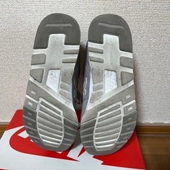 【本日23時まで限定価格】6000→5000円　27cm NewBalance 997H グレー US9 UK8.5 スニーカーの画像