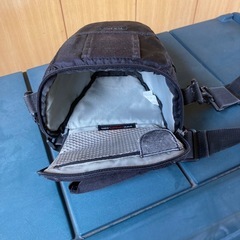 Lowepro TLZ Mini ブラック カメラバッグ（中古）1000円→850円に値引きの画像