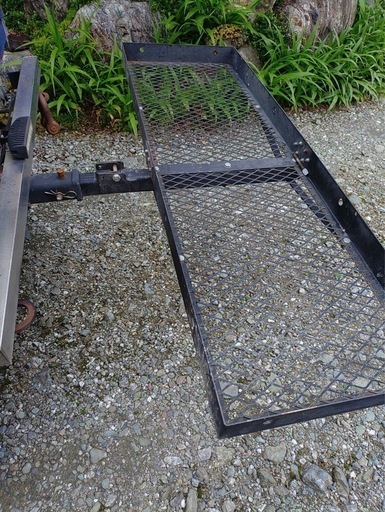 ヒッチキャリア