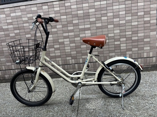 ブリヂストン　ベガス　アイボリー