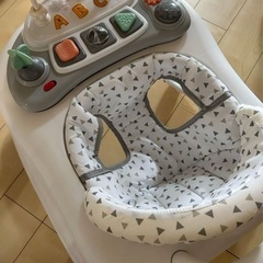 歩行器　赤ちゃん