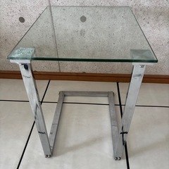 ガラス天板 サイドテーブルの画像
