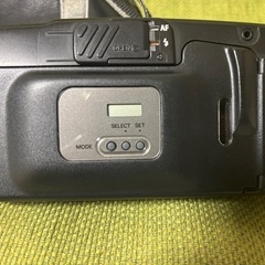 【ジャンク】Ricoh RZ-750 DATE コンパクトフィルムカメラ中古品の画像
