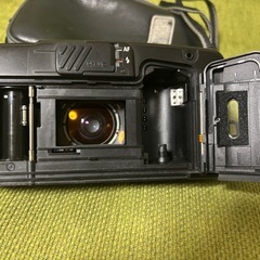 【ジャンク】Ricoh RZ-750 DATE コンパクトフィルムカメラ中古品の画像