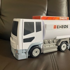 トミカ ぶるっと給油 ! おしごと変形ガソリンスタンド ENEOS