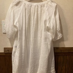 【美品】ESPLE リネンホワイトVネックチュニック　40の画像